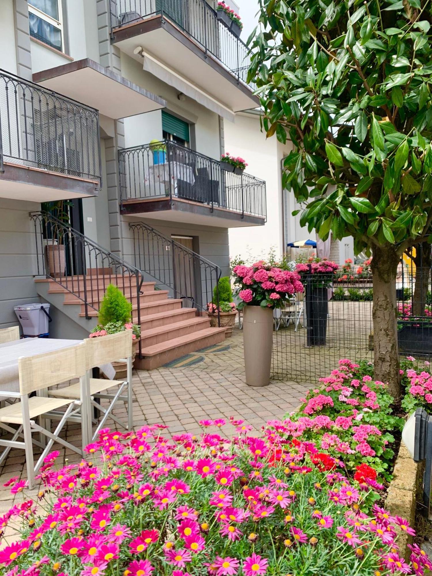 Residence Valeria Cervia Bagian luar foto