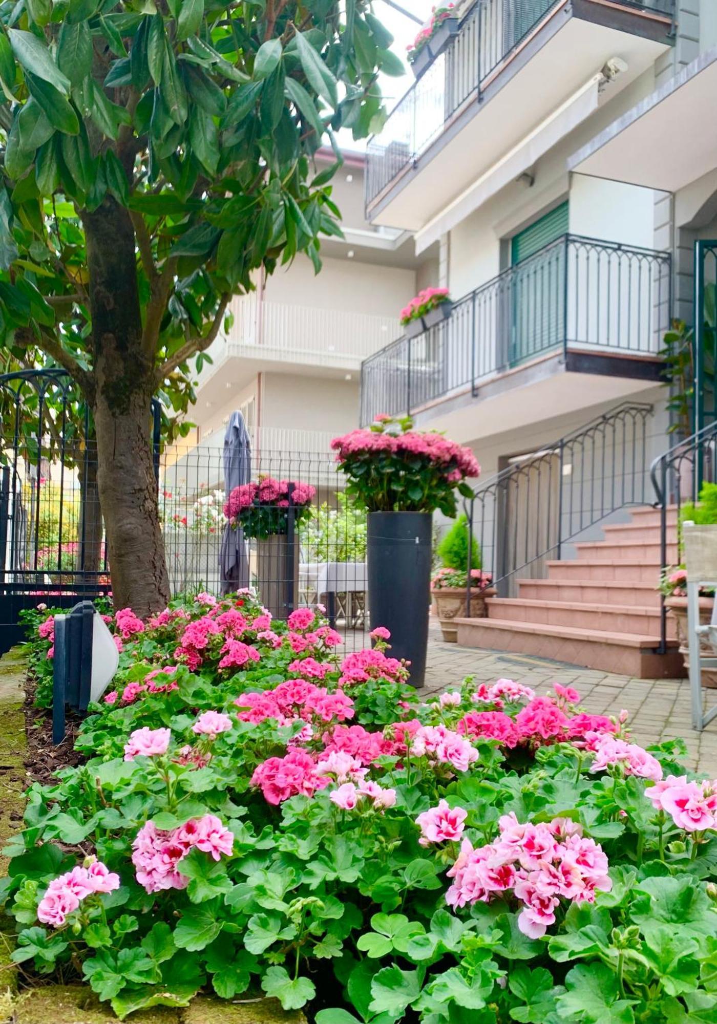 Residence Valeria Cervia Bagian luar foto